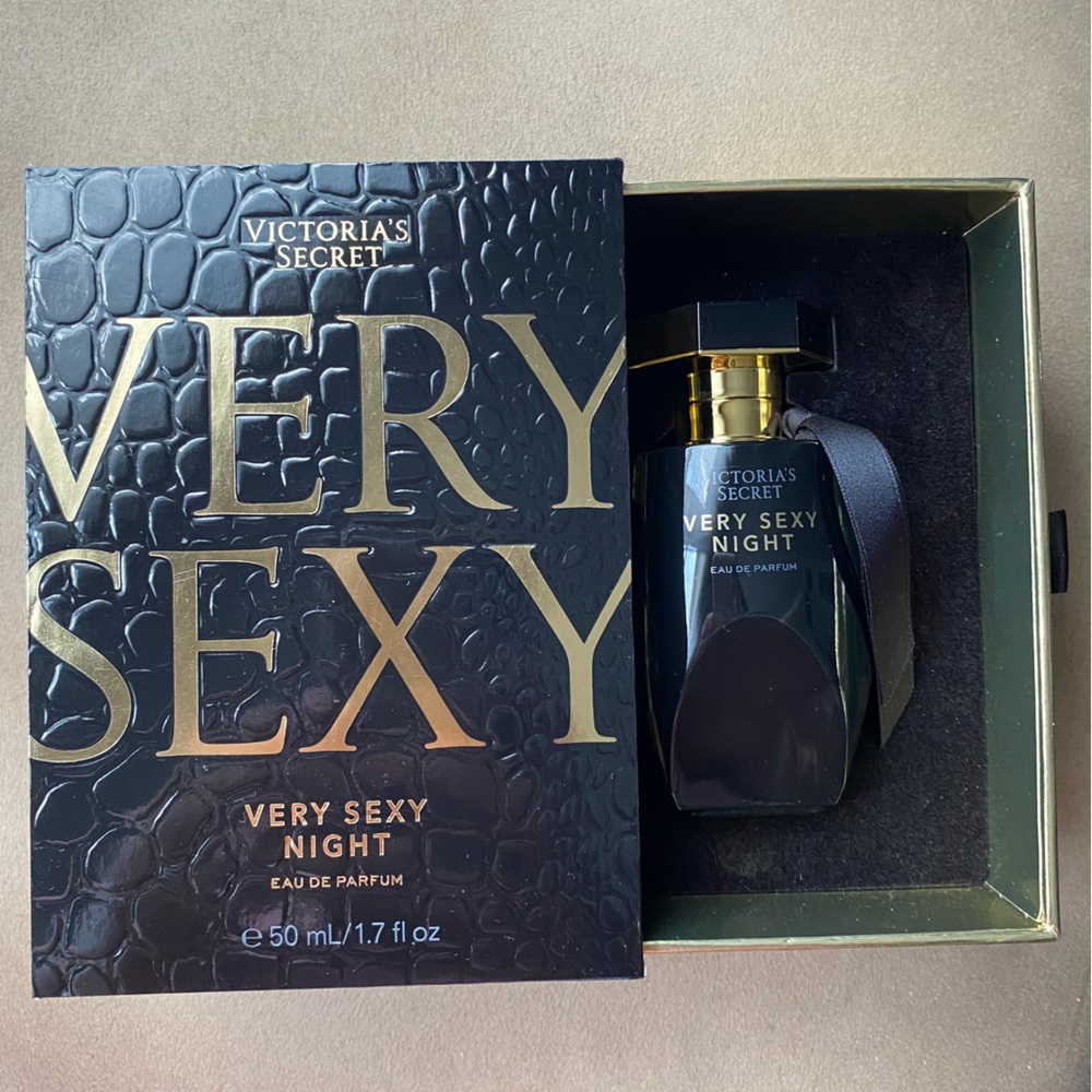 Victoria's Secret Very Sexy Night Eau De Parfum Spray 1.7 oz